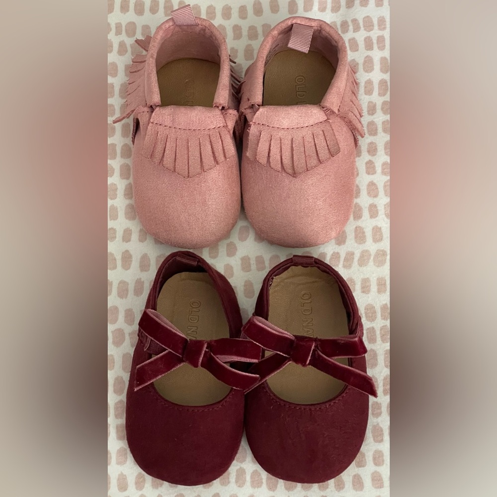 2 Pair Old Navy Baby Shoes 3-6 Months Like New